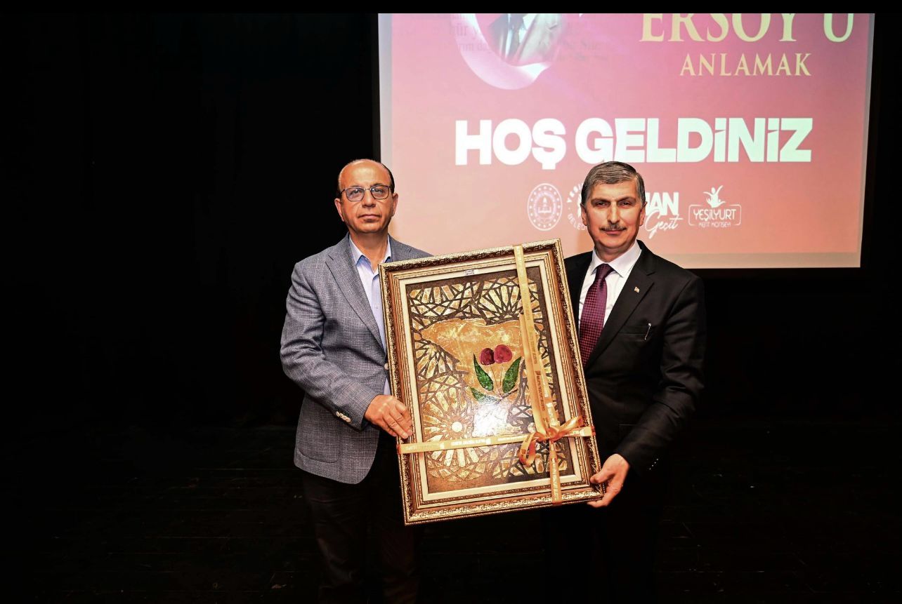 DAVA ADAMI MEHMET AKİF ERSOY’U ANLAMAK KONFERANSI BÜYÜK İLGİ GÖRDÜ