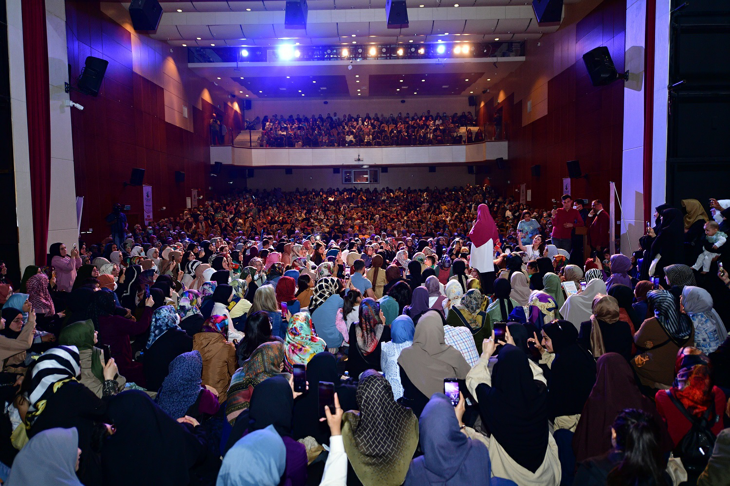 Araştırmacı-Yazar Saliha Erdim’in ‘Ailede Huzur Nasıl Sağlanır?’ Konferansı Yoğun İlgi Gördü.