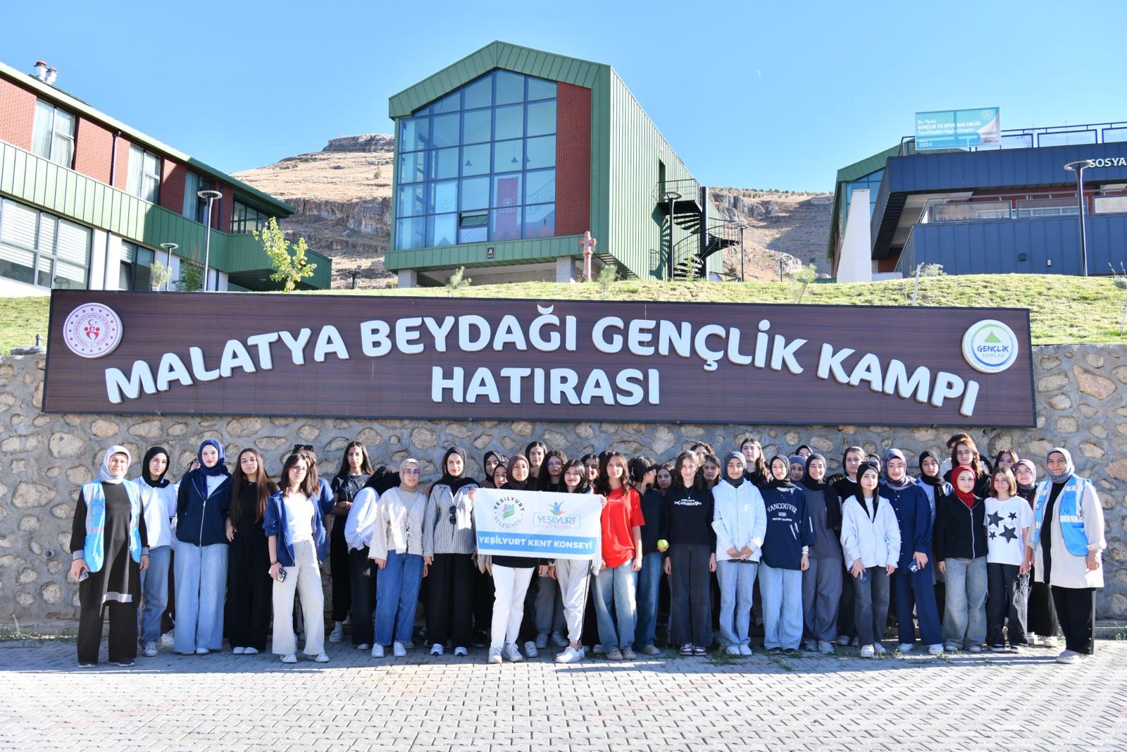 Kız Öğrencilere Özel Kamp, Hem Sosyal Hem Eğitici Oldu  