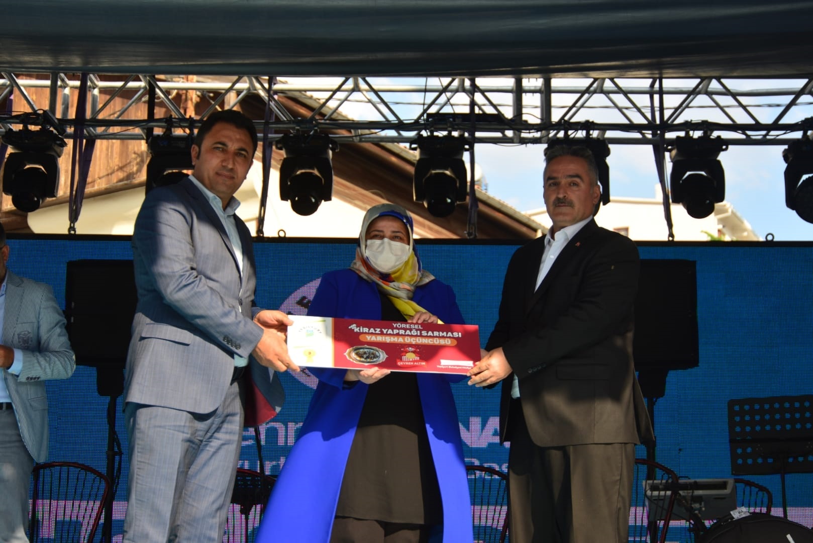 Coğrafi İşaret Tescilli Yöresel Kiraz Yaprağı Sarması Yarışması Kazananları Belli Oldu