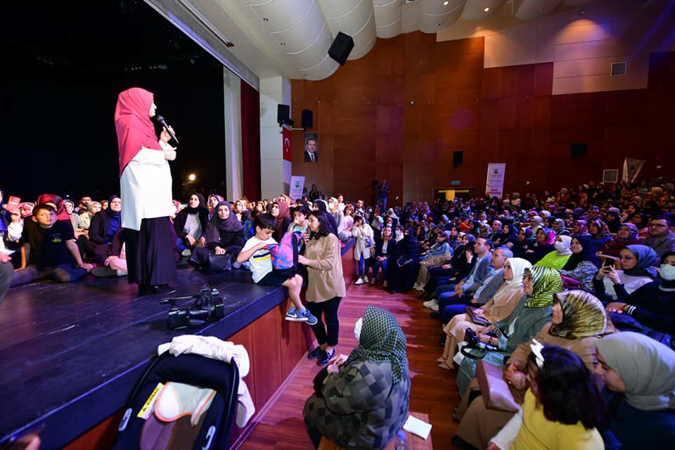 Araştırmacı-Yazar Saliha Erdim’in ‘Ailede Huzur Nasıl Sağlanır?’ Konferansı Yoğun İlgi Gördü.