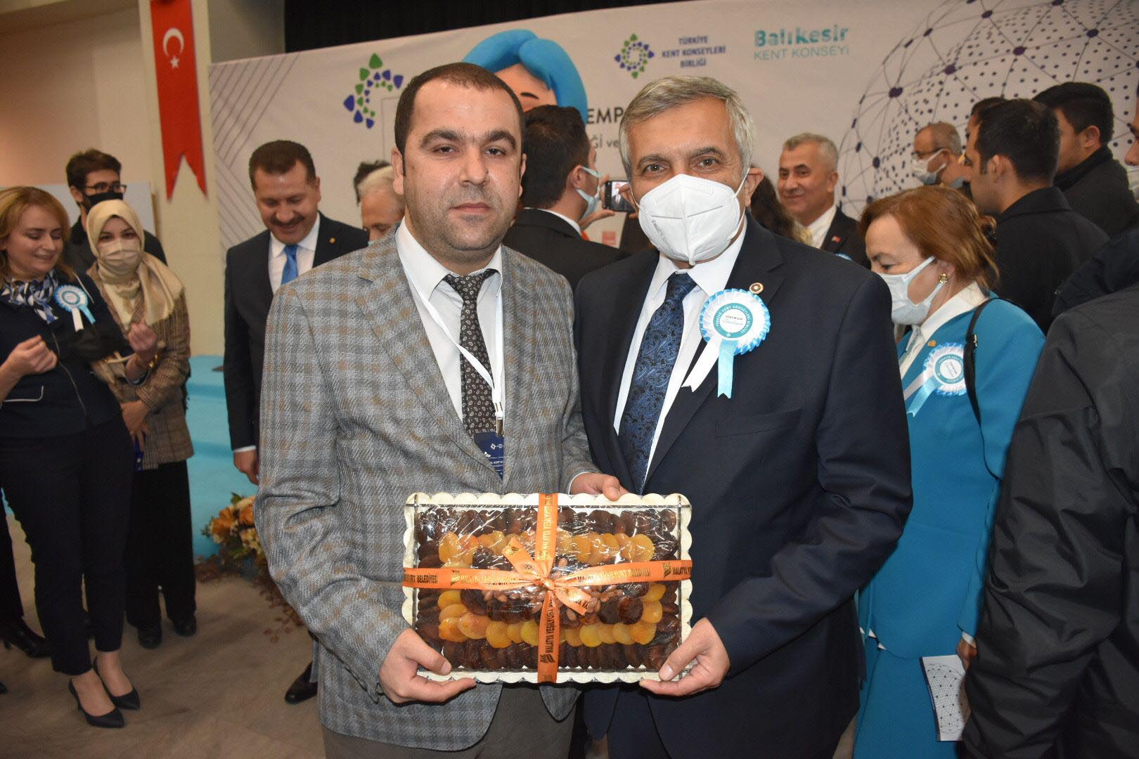 Yeşilyurt Kent Konseyi, Balıkesir’de 3. Kent Konseyleri Sempozyumuna Katıldı