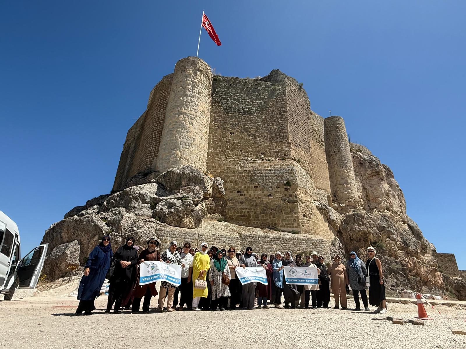 Yeşilyurt Kent Konseyi’nden Elazığ Harput’a Kültürel Gezi